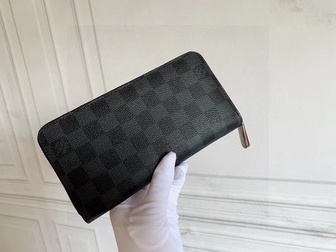 Luxury accessory men's and women's wallets