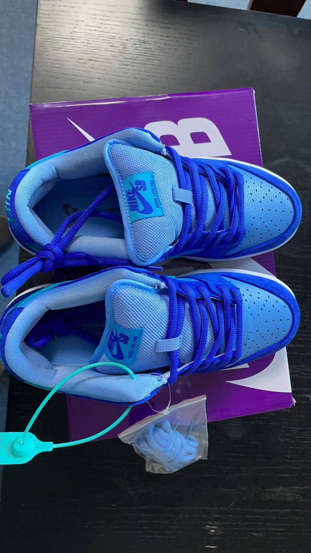 sneaker shoes SB DUNK LOW PRO  BLUE RASPBERRY